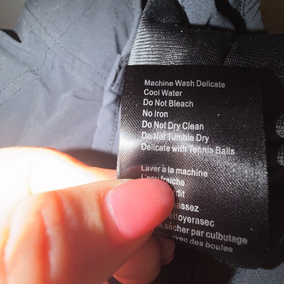 SKEA women’s size 4 ski/Snow pants excellent condition like new EUC - Picture 16 of 16